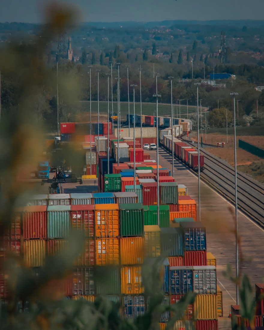 International freight forwarding and cargo transportation services