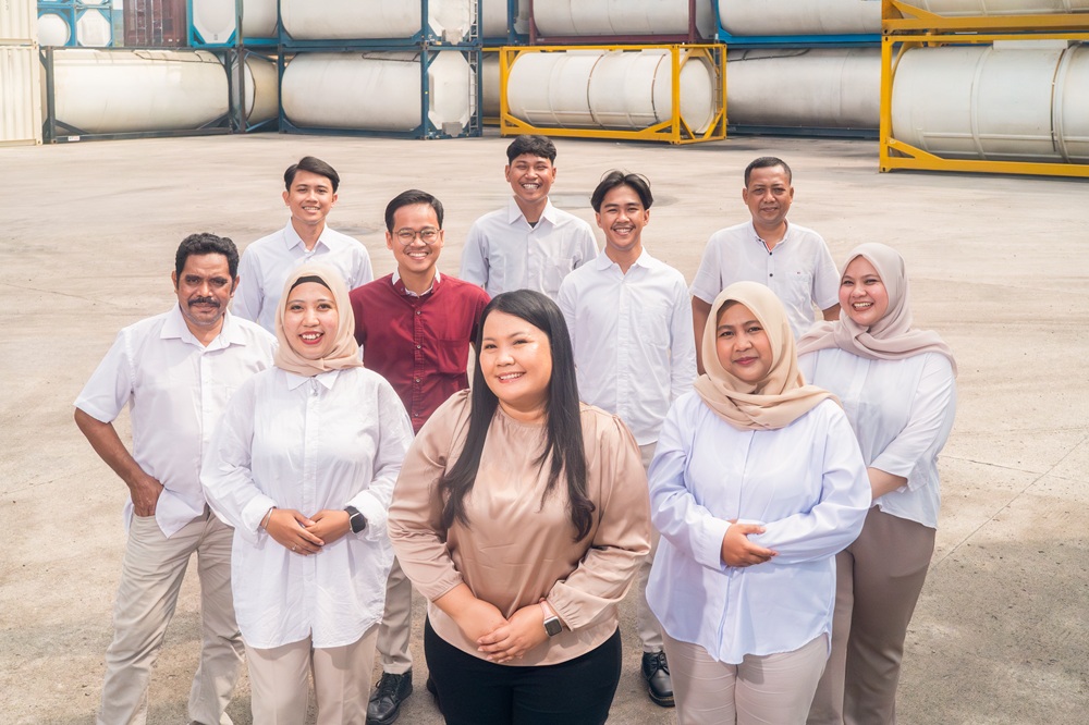 Logistics operations and freight coordination team